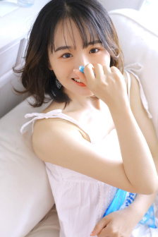 有一根又黑又硬的蘑菇头